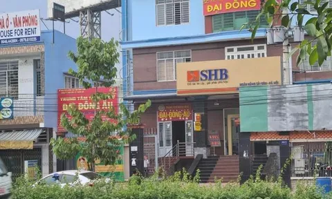 Nóng: Thanh niên cầm vật giống súng, cướp ngân hàng SHB ở Bình Dương