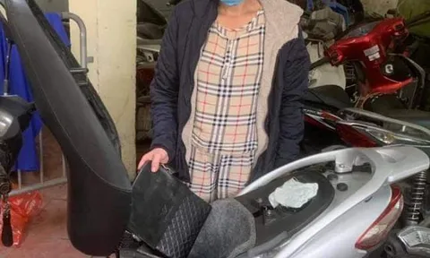 Nữ quái lộ 100 viên ma túy trong túi xách tại chốt 141