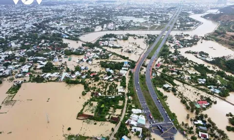 Khánh Hòa: 5 người chết và mất tích, học sinh nhiều nơi nghỉ học