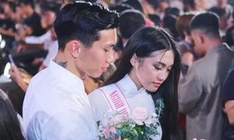 Đoàn Văn Hậu yêu bạn gái thi Hoa hậu: Đi trên con đường của Bùi Tiến Dũng