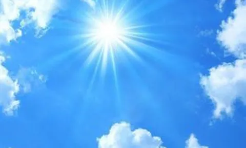 Cảnh báo trưa nay nắng nguy hại, người dân Hà Nội và TP HCM hạn chế ra ngoài