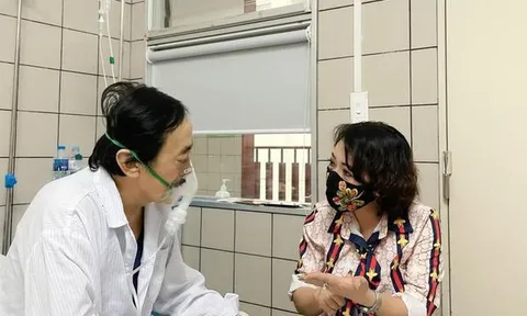 Nghệ sĩ Giang Còi không ăn uống được, phải thở bình oxy