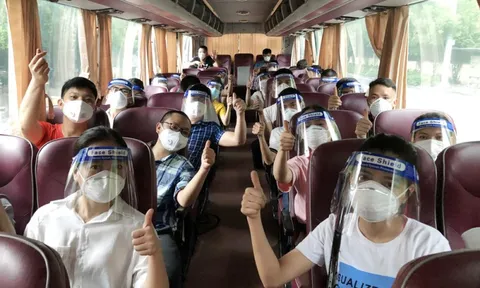 Nữ điều dưỡng gửi con nhỏ, vào TP.HCM chống dịch: ‘Tuổi trẻ phải cống hiến’