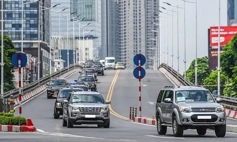 Đoàn xe hộ tống Phó tổng thống Mỹ Harris tại Việt Nam