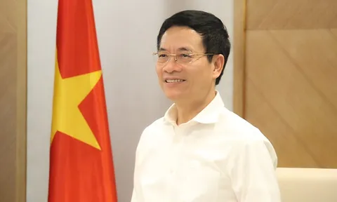 Bộ trưởng Nguyễn Mạnh Hùng gửi thư chúc mừng 76 năm ngày truyền thống ngành TT&TT