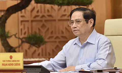 Thủ tướng: Chuẩn bị phương án tiêm vắc xin phòng Covid-19 cho học sinh các cấp