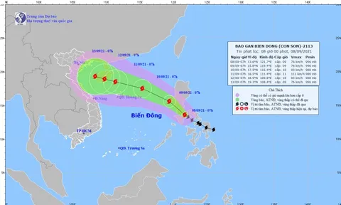 Bão Conson sẽ có tương tác với bão Chanthu trước khi vào biển Đông và mạnh lên