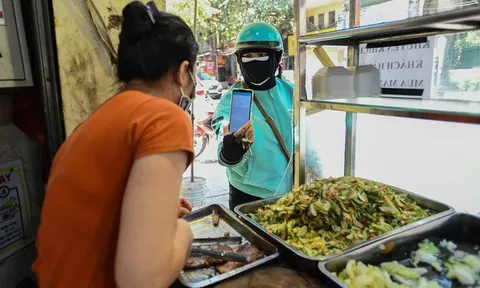 TP.HCM cho phép bán mang về, chủ quán lẫn khách vừa mừng vừa lo