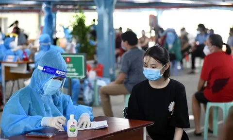 Ai đủ điều kiện có 'thẻ xanh COVID-19' ở TP.HCM và được làm gì?