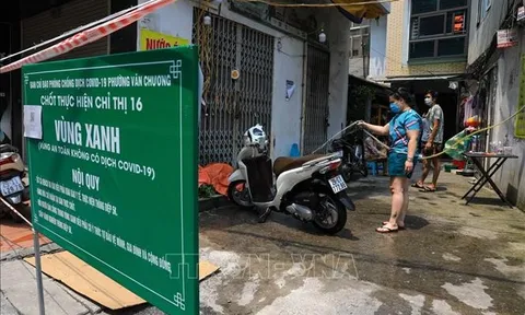 Cuộc sống của người dân 3 'ổ dịch' ở Hà Nội dần trở lại bình thường