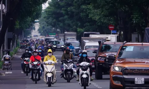 Nhiều chốt kiểm soát dịch ở TP.HCM ùn ứ