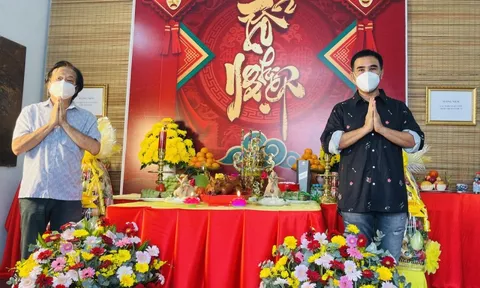 Mùa giỗ tổ kỳ lạ nhất trong lịch sử biểu diễn của giới nghệ thuật