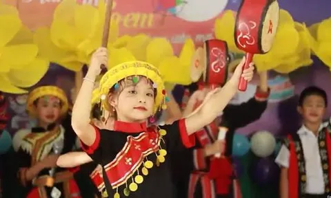 Nhà hát, đoàn nghệ thuật kiếm nhiều tiền trên mạng xã hội?