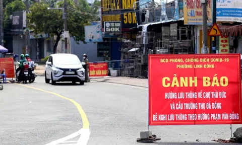 Tháo gỡ rào chắn ở TP.HCM: tháo chướng ngại vật và tâm lý nặng nề cho người dân