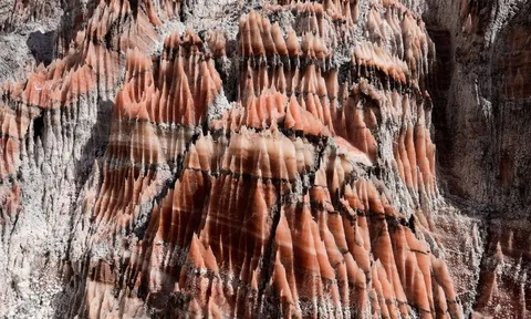 Vòm muối độc đáo dài 12 km ở Iran