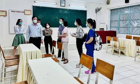 TP.HCM: Tổ chức tiêm vắc-xin cho học sinh THPT quận 1 và huyện Củ Chi