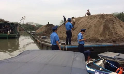 Đề nghị xử lý 57 bến thủy hoạt động không phép tại TP.HCM