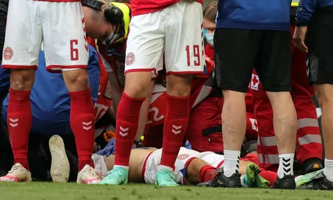 Cận cảnh giây phút tiền vệ Christian Eriksen bất ngờ bị đột quỵ khiến CĐV bật khóc