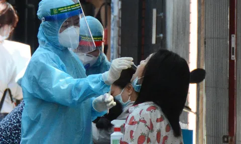 Trong 24 giờ, TP.HCM phát hiện 667 trường hợp nghi mắc Covid-19