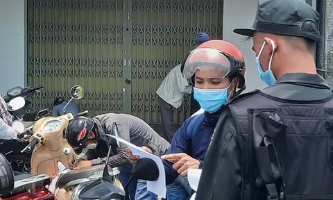 Chùm ảnh: Sau lệnh giãn cách xã hội, người Quảng Nam hối hả rời Đà Nẵng