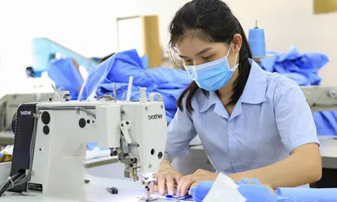 Bốn trường hợp người lao động được trả lương ngừng việc vì Covid-19