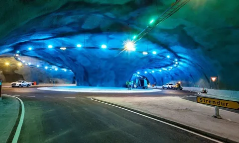 Ngắm nhìn bùng binh dưới biển đầu tiên trên thế giới có trị giá 166 triệu USD