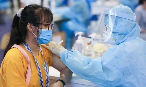 Sau 4 tuần, khi vắc-xin có tác dụng, kỳ vọng dịch Covid-19 tại TP.HCM chuyển biến tích cực