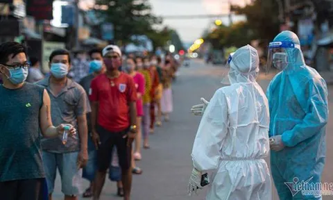 Cả ngày 12/8 ghi nhận thêm 9.667 F0, gần 4.000 người ra viện