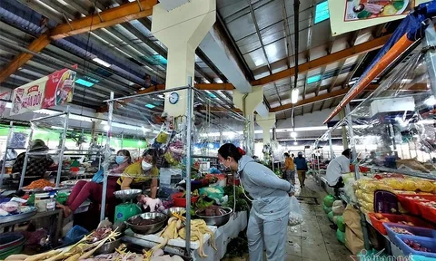 Sài Gòn báo tin vui, đồng loạt mở lại chợ truyền thống