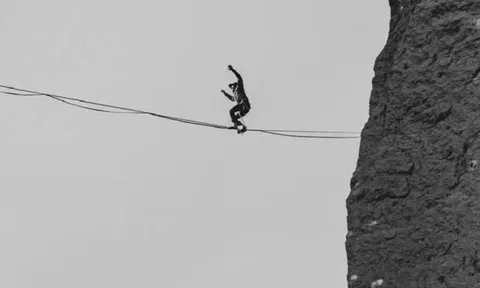 Chuyện Lạ: Ngôi làng duy nhất trên thế giới mà mọi người đều có thể đi trên dây