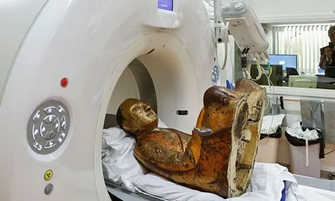 Ảnh chụp CT hé lộ bí mật kinh hoàng bên trong pho tượng 1.000 năm tuổi