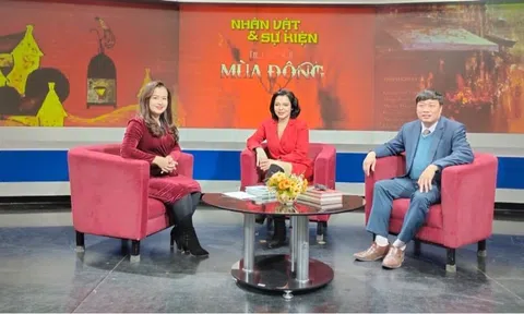 Takl show sự kiện nhà thơ Thu Mẫn do Viên Hoàng Gia phối hợp với đài truyền hình Hà Nội thực hiện