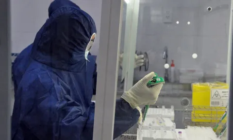 Xét nghiệm 500 người là F1, F2 của bệnh nhân Covid-19 số 595 và 669 đều có kết quả âm tính