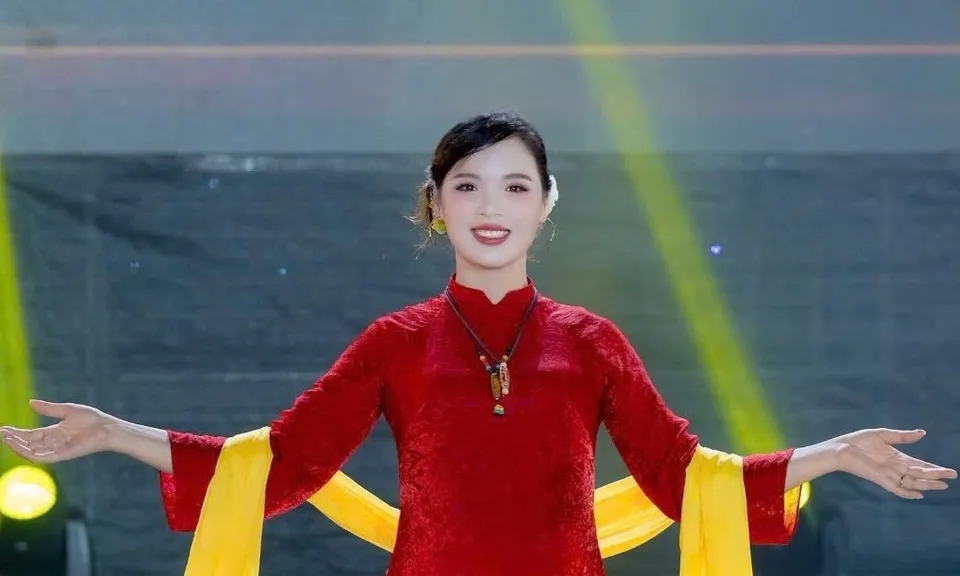 Á hậu, CEO Trang Viên tham gia trình diễn tại “Lễ hội Áo dài Du lịch Hà Nội năm 2025”